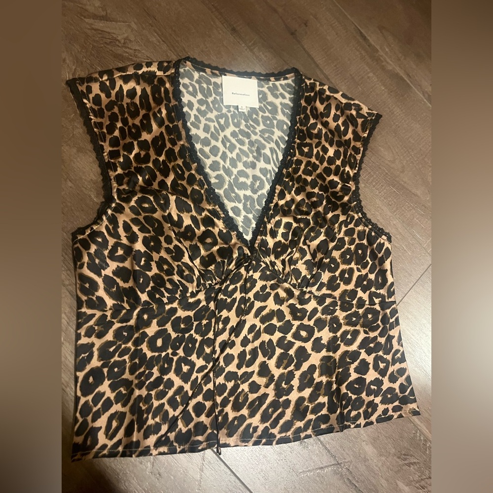 Reformation cherry silk top - Picture 3 of 4